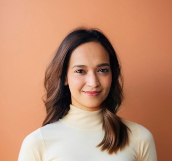 Prajakta, a Discover employee.